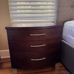 Dresser / Side table With drawers 