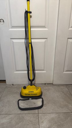 Hard surface steam cleaner