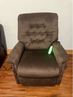Brown Electric Recliner Chair  ($1000+ when new)