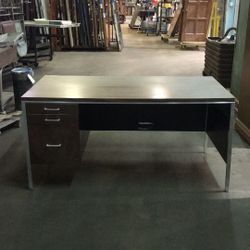 Vintage Metal Office Desk (L-Shaped)