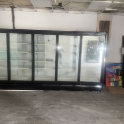 True 126 1/2" Four Section Supermarket Display Refrigerator, (4) Left Hinge Doors, Black, 208-240v