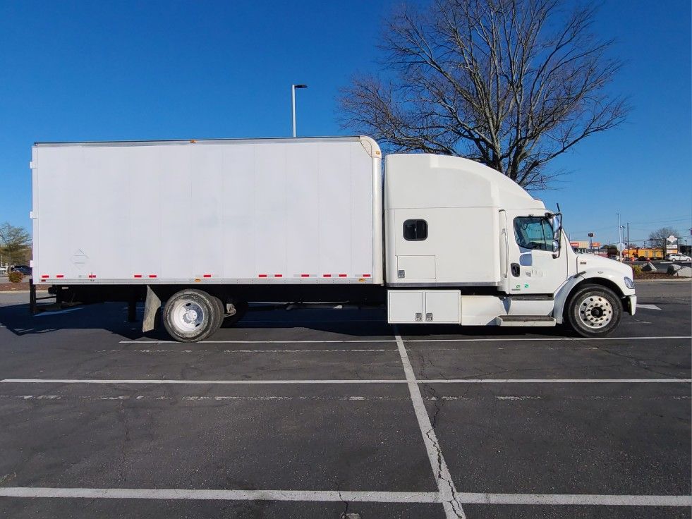 2007 Freightliner M2 business class