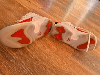 Basketball shoes
