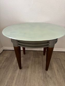 Nice side table $20