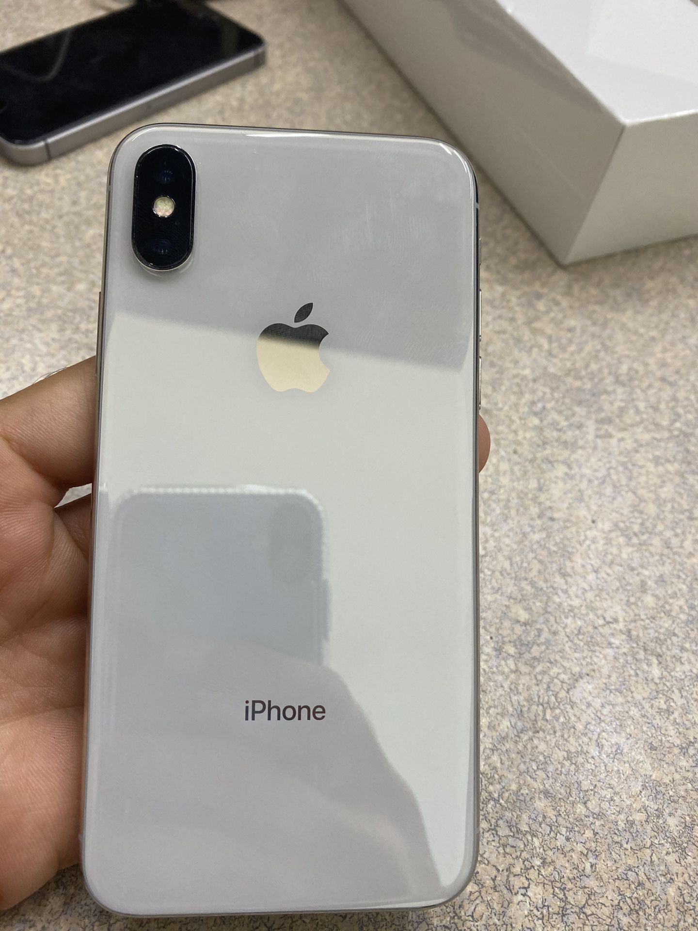 iPhone X 64Gb At&t and cricket excellent condition ready for activation