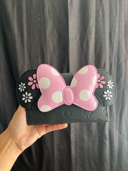 Loungefly Minnie Mouse Pink and Black Floral Wallet