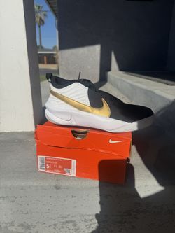 Nike Team Hustle Shoes