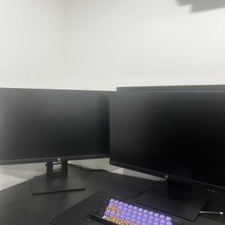 2 Monitors