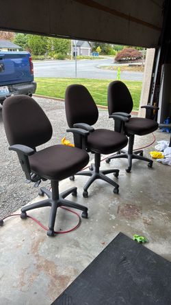 Heavy-duty multi-function ergonomic office chair