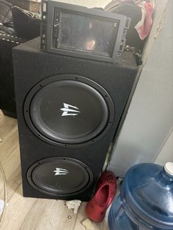 12 stereo system with apple CarPlay radio