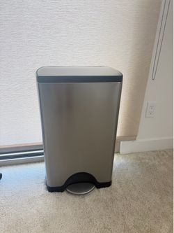 Large kitchen trashcan