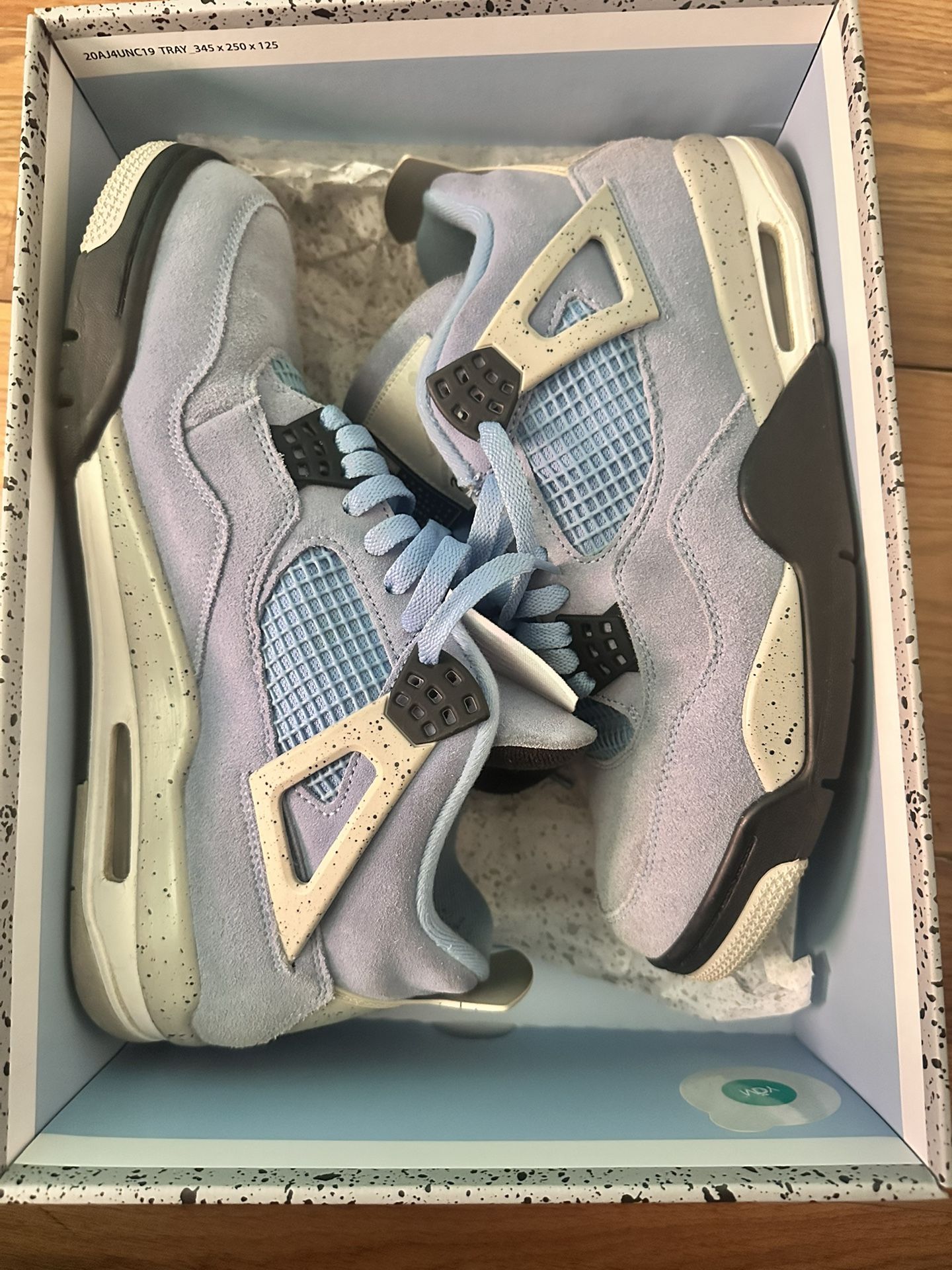 Jordan 4 UNC