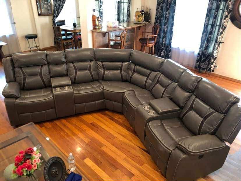 New Power Recliner Sectional Couch / Free Delivery