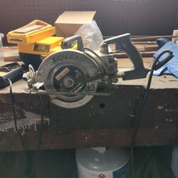 Skilsaw With Concrete Blade 