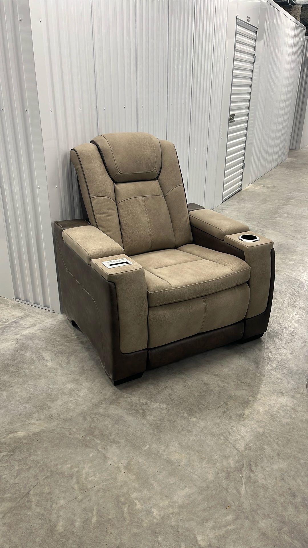 Next-Gen DuraPella Performance Fabric Dual Power Recliner