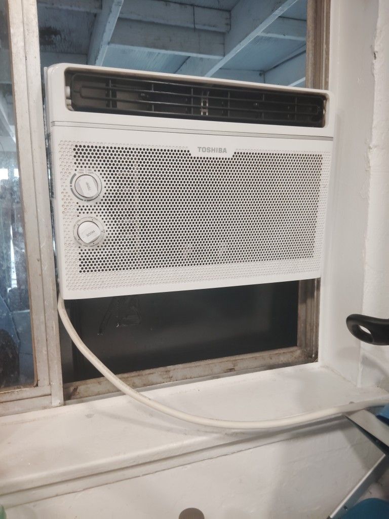 Terrific Condition A/C TOSHIBA