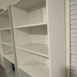 Hi everybody we have this bookcase  71 in. Black 5-Shelf Basic Bookcase with Adjustable Shelves We locate in hesperia we take Zelle cash 
