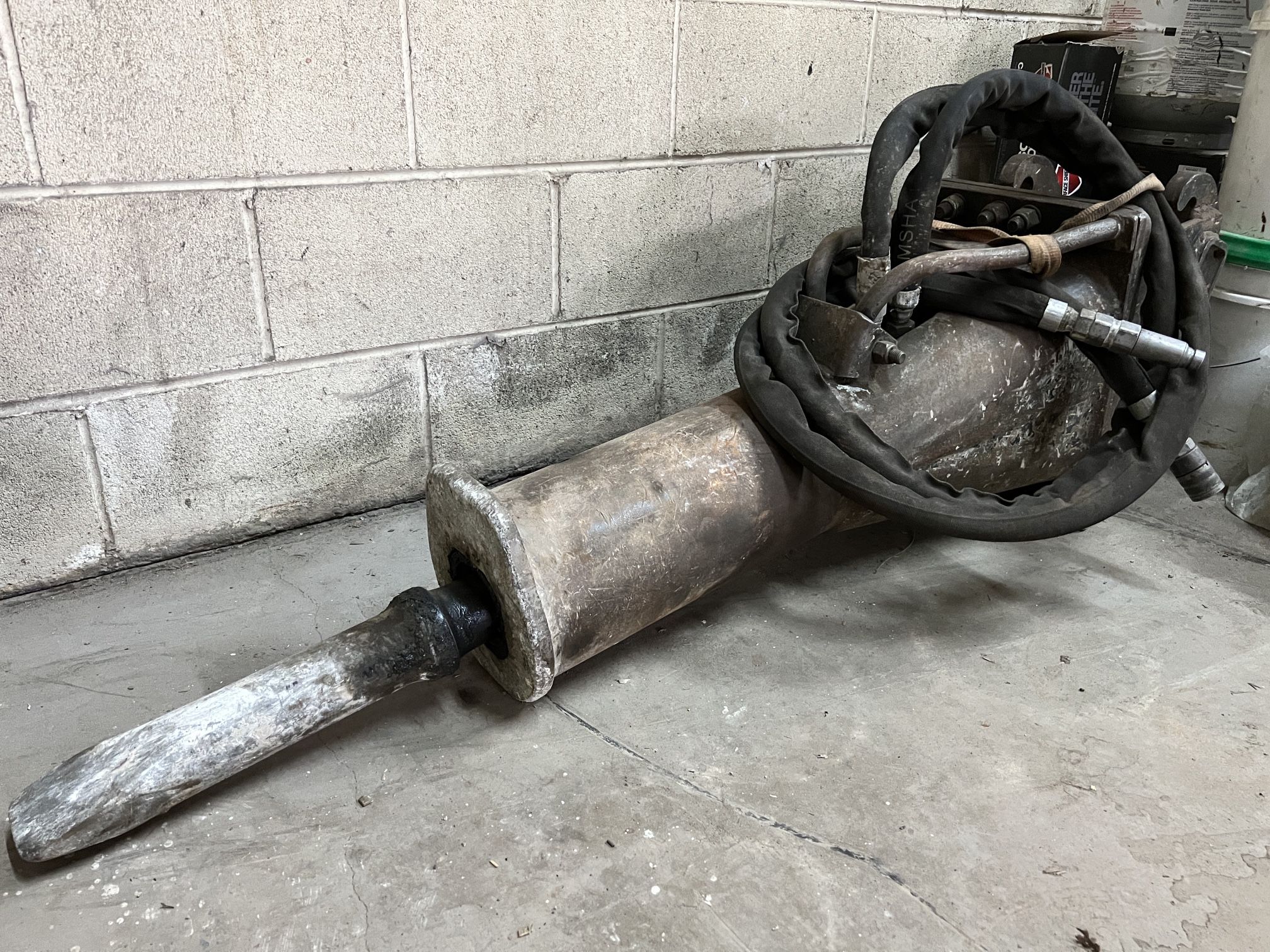 Hydraulic Breaker
