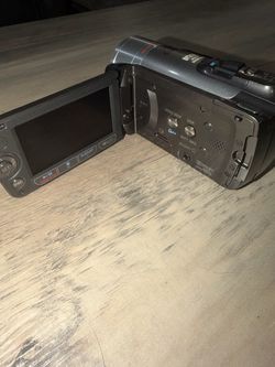 Cannon Vixia HF200 video camera