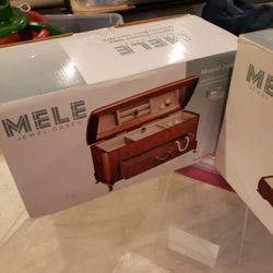 Jewelry boxes and a Roma mist