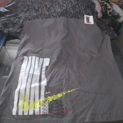 Mens Nike T-shirt