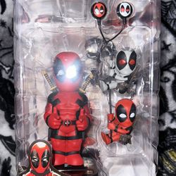DEADPOOL LIMITED EDITION GIFT SET BUNDLE 3D VINYL FIGURE 