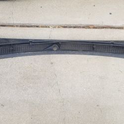 88-98 Chevy GMC  OBS Wiper Cowl (middle only)