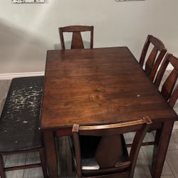 Dinning Table And Chairs 
