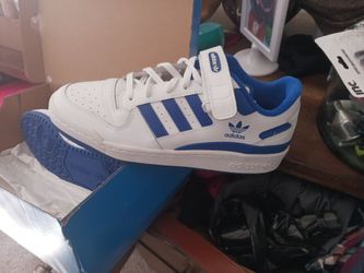 Adidas size 10 men's US
