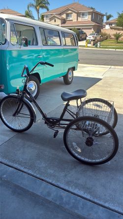 Three wheels bike