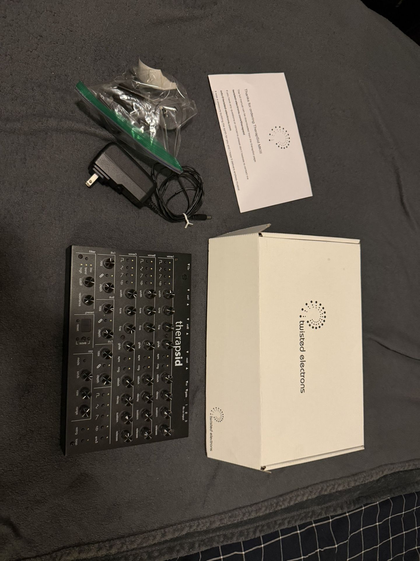 Twisted Electrons TherapSID MKIII w/ 2x Original 6582 chips