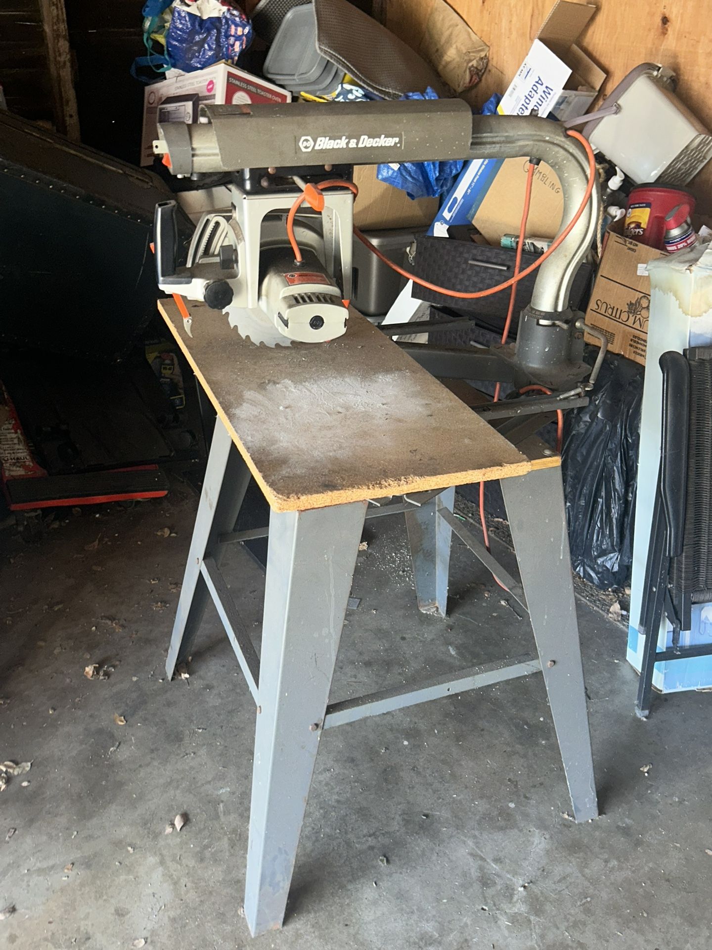 Black & Decker Radial Arm Saw With Table 