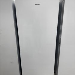 NEW Upright white Full Size FREEZER! Hisense 13 Cuft