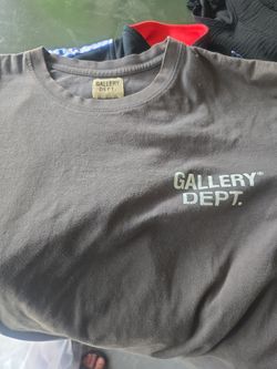Size Large Gallery Dept. Grey t- shirt used