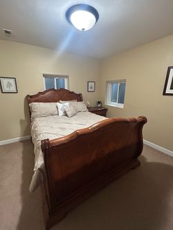 Cherry Wood Sleigh Bed/3-piece bedroom set
