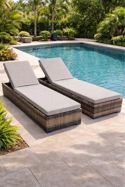 Patio furniture showroom display clearance sale last set