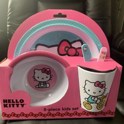 Hello Kitty Kids Dinnerware 5 piece melamine set