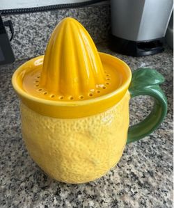 Ceramic Lemon Citrus Juicer with Pitcher