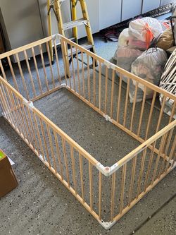 Play pen - for baby or even can use for a dog