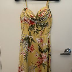YELLOW FLORAL DRESS — MEDIUM — NWT