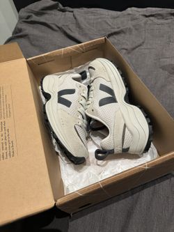 VEJA VENTURI HEXAMESH SNEAKERS
