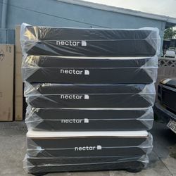 Nectar Premier queen size Memory Foam 13" Medium Mattress

New Mattress 

Delivery available