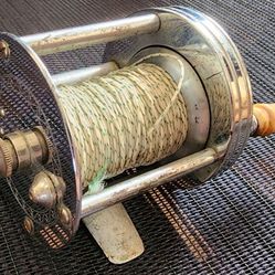 Pflueger Trump Model 1943 Baitcaster Reel 