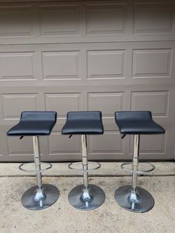 Set of 3 Adjustable Bar Stools