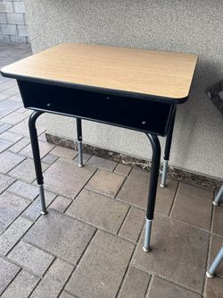 Student Metal Desk