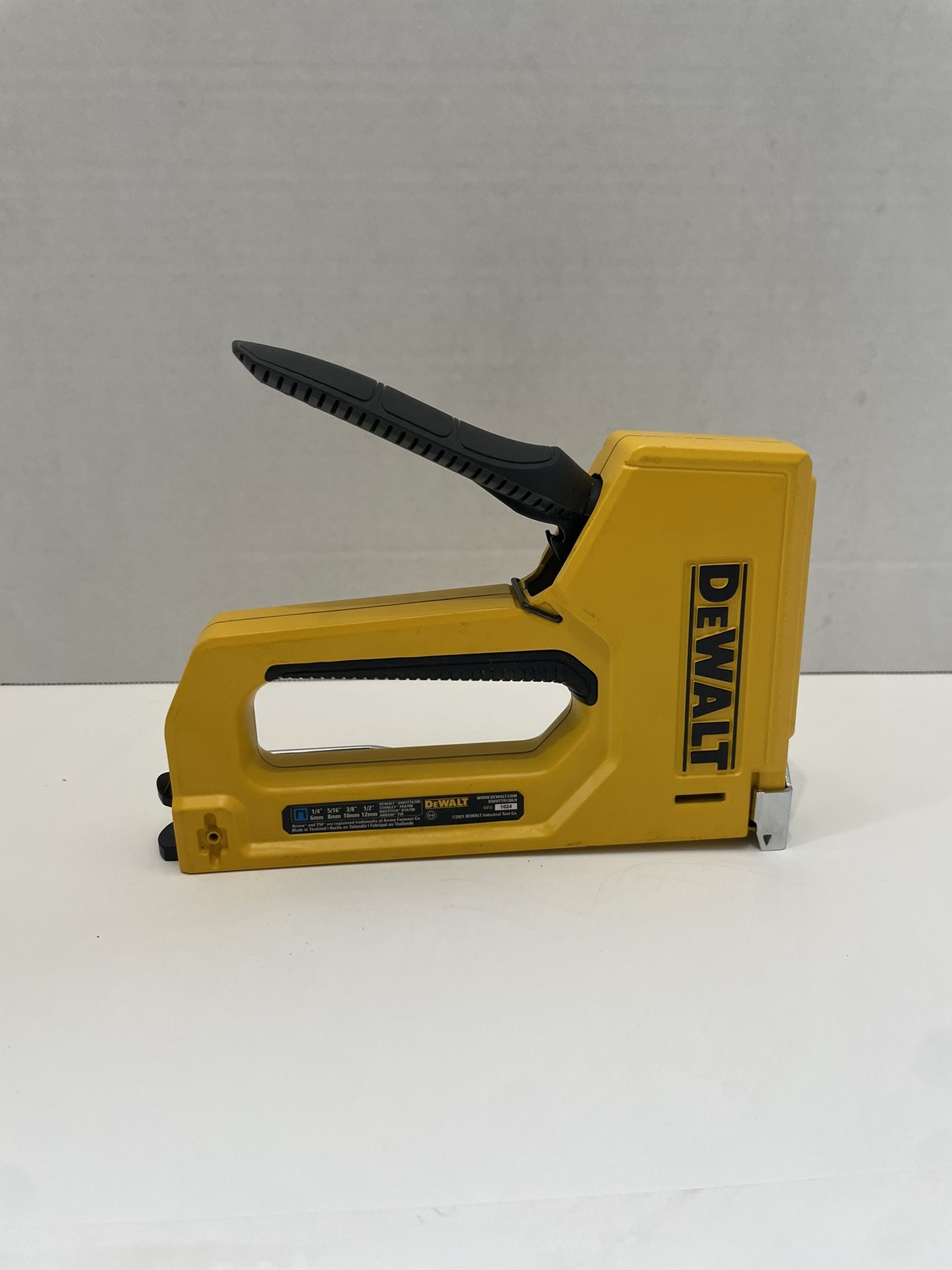 DEWALT Heavy Duty Compact Staple Gun - DWHTTR130LH