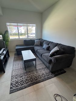 Large Charcoal Gray Sectional Couch – Excellent Condition