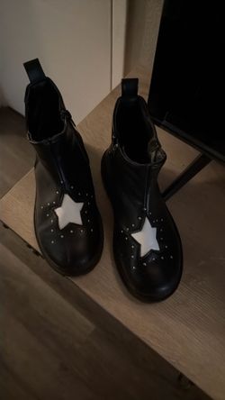 Girls boots size 2