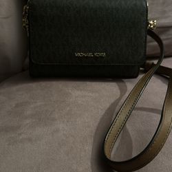 Michael Kors Crossbody Bag