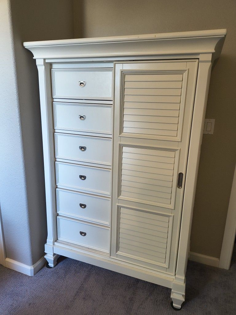 Two-Piece White Bedroom Furniture 